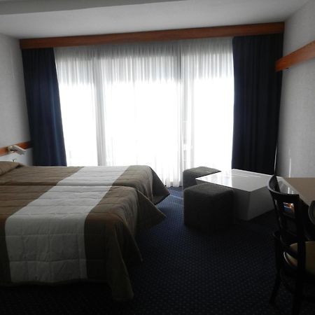 Hotel Dupleix - Hyper Centre - Parking Et Garage Gratuit Quimper Exterior foto